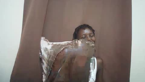 Snapshot of queen_0012 chatting on 05-13-26, 01:30 asher online show from 05-13-26, 01:30