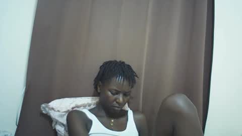 Snapshot of queen_0012 chatting on 05-15-26, 07:04 asher online show from 05-15-26, 07:04