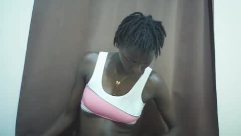 Snapshot of queen_0012 chatting on 05-15-26, 09:00 asher online show from 05-15-26, 09:00