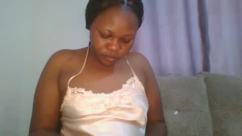 Snapshot of queen_12344 chatting on 03-17-26, 09:01 emmie online show from 03-17-26, 09:01