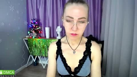 Snapshot of queen_a_n_i chatting on 12-14-24, 12:55 A N I Ill be here on December 1st online show from 12-14-24, 12:55
