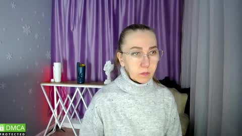 Snapshot of queen_a_n_i chatting on 01-18-25, 10:28 A N I Ill be here on December 1st online show from 01-18-25, 10:28