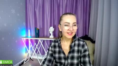 Snapshot of queen_a_n_i chatting on 09-28-25, 02:44 A N I Ill be here on December 1st online show from 09-28-25, 02:44