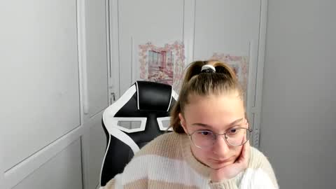Amelie online show from 05-29-26, 08:12