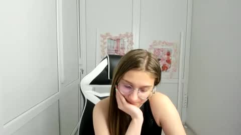 Amelie online show from 06-03-26, 08:28
