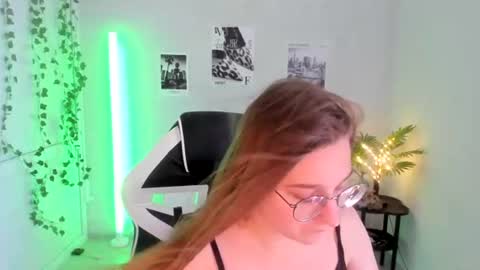 Amelie online show from 07-18-26, 08:18