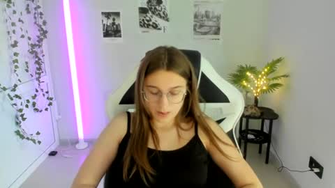 Amelie online show from 07-22-26, 01:25