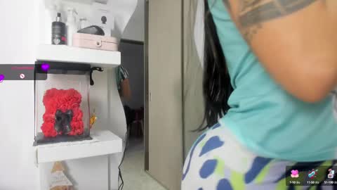 Snapshot of queen_antonella_oficial chatting on 02-20-25, 11:42 QUEEN ANTONELLA online show from 02-20-25, 11:42