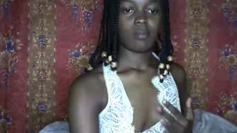 Snapshot of queen_banice chatting on 10-13-25, 06:41 queen_banice online show from 10-13-25, 06:41