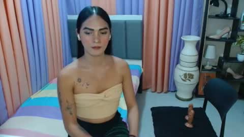 Snapshot of queen_dyosa chatting on 09-22-25, 05:48 Queen Dyosa online show from 09-22-25, 05:48