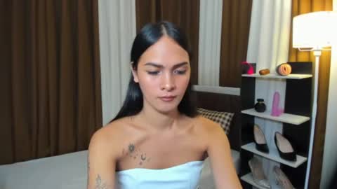 Snapshot of queen_dyosa chatting on 11-10-25, 06:01 Queen Dyosa online show from 11-10-25, 06:01