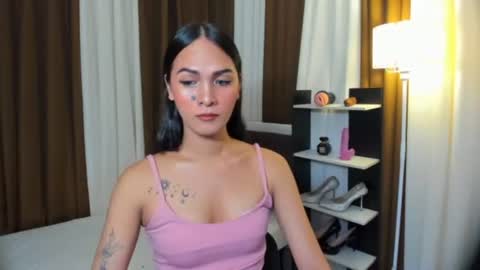 Snapshot of queen_dyosa chatting on 11-17-25, 05:08 Queen Dyosa online show from 11-17-25, 05:08