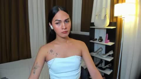 Snapshot of queen_dyosa chatting on 11-22-25, 06:07 Queen Dyosa online show from 11-22-25, 06:07