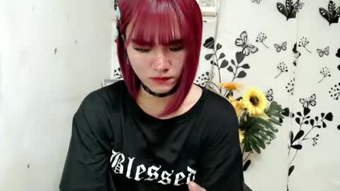 Snapshot of queen_elicktra chatting on 02-04-25, 05:45 JOY online show from 02-04-25, 05:45