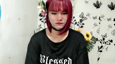 Snapshot of queen_elicktra chatting on 02-06-25, 01:27 JOY online show from 02-06-25, 01:27