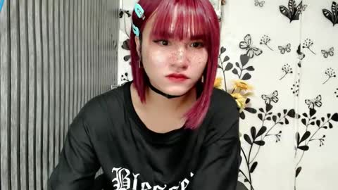 Snapshot of queen_elicktra chatting on 02-17-25, 04:42 JOY online show from 02-17-25, 04:42