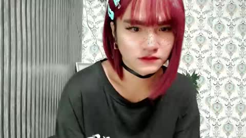 Snapshot of queen_elicktra chatting on 02-19-25, 05:38 JOY online show from 02-19-25, 05:38