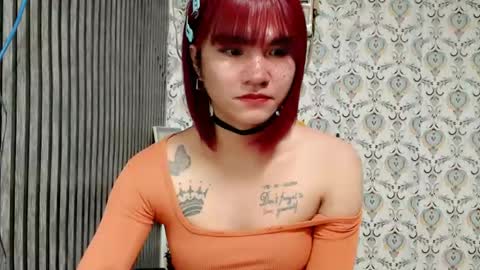 Snapshot of queen_elicktra chatting on 02-21-25, 03:43 JOY online show from 02-21-25, 03:43