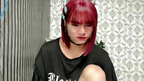 Snapshot of queen_elicktra chatting on 02-21-25, 06:48 JOY online show from 02-21-25, 06:48