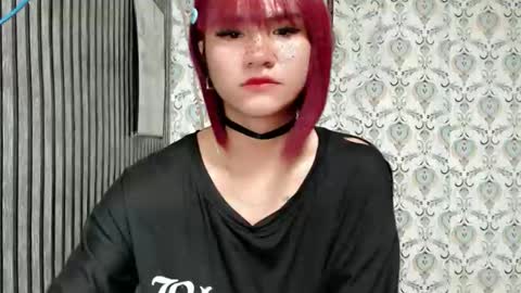 Snapshot of queen_elicktra chatting on 10-04-25, 01:25 JOY online show from 10-04-25, 01:25