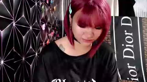 Snapshot of queen_elicktra chatting on 11-17-25, 10:32 JOY online show from 11-17-25, 10:32