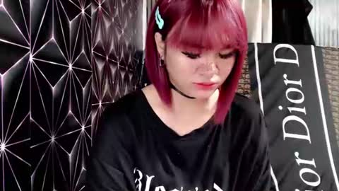 Snapshot of queen_elicktra chatting on 11-25-25, 12:32 JOY online show from 11-25-25, 12:32