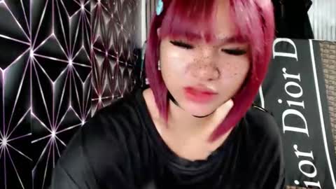 Snapshot of queen_elicktra chatting on 11-26-25, 01:28 JOY online show from 11-26-25, 01:28