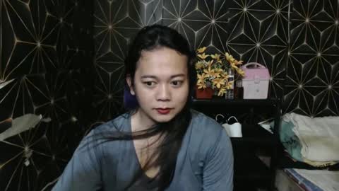 queen_ennah online show from 12-22-24, 04:06