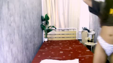 Snapshot of queen_gia chatting on 04-20-26, 12:24 queen_gia online show from 04-20-26, 12:24