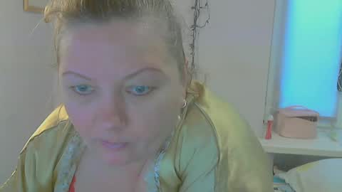 queen_jane8 online show from 01-09-25, 10:52