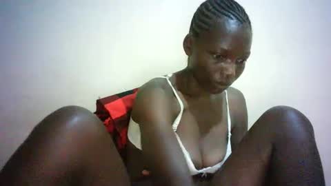 Snapshot of queen_joan chatting on 02-10-25, 01:35 queen_joan online show from 02-10-25, 01:35