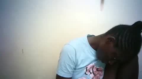 Snapshot of queen_joan chatting on 02-16-25, 01:49 queen_joan online show from 02-16-25, 01:49