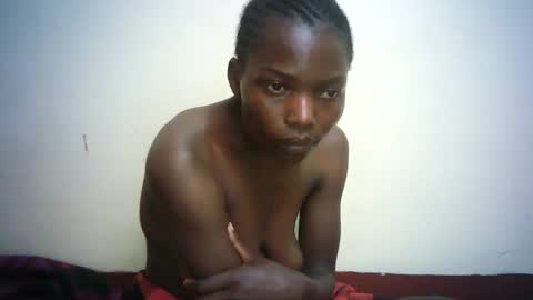 Snapshot of queen_joan chatting on 02-19-25, 01:28 queen_joan online show from 02-19-25, 01:28