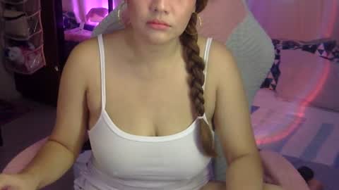Snapshot of queen_kur chatting on 06-23-26, 08:23 QueenHennessy online show from 06-23-26, 08:23