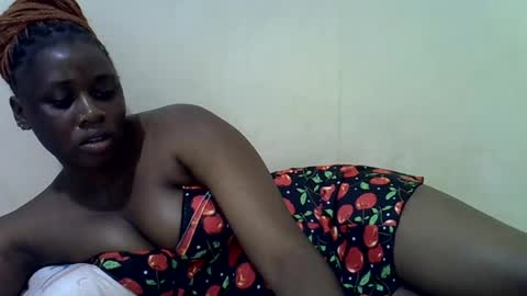 Snapshot of queen_leilla chatting on 06-12-26, 07:40 queen_leilla online show from 06-12-26, 07:40