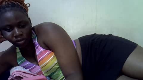 Snapshot of queen_leilla chatting on 06-17-26, 03:24 queen_leilla online show from 06-17-26, 03:24