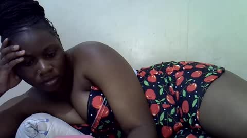 Snapshot of queen_leilla chatting on 07-15-26, 06:29 queen_leilla online show from 07-15-26, 06:29