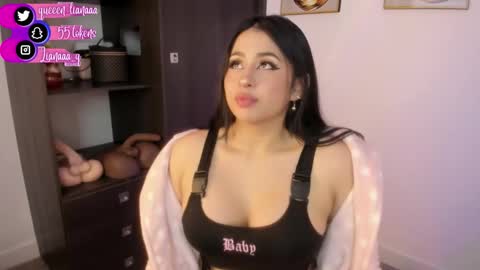 Snapshot of queen_liana chatting on 01-17-26, 08:41 Liana online show from 01-17-26, 08:41