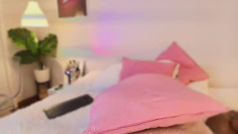 Snapshot of queen_liana chatting on 02-17-26, 05:04 Liana online show from 02-17-26, 05:04