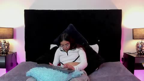 queen_misy online show from 05-17-26, 09:11