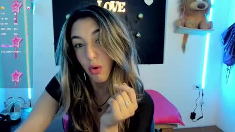 Snapshot of queen_natttyy chatting on 12-04-24, 04:43 queen_natttyy online show from 12-04-24, 04:43