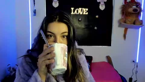 Snapshot of queen_natttyy chatting on 12-07-24, 12:24 queen_natttyy online show from 12-07-24, 12:24