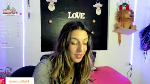 Snapshot of queen_natttyy chatting on 12-19-24, 07:07 queen_natttyy online show from 12-19-24, 07:07