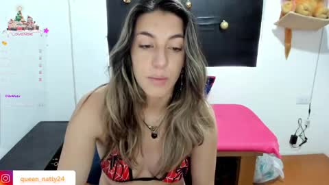 Snapshot of queen_natttyy chatting on 12-25-24, 04:54 queen_natttyy online show from 12-25-24, 04:54