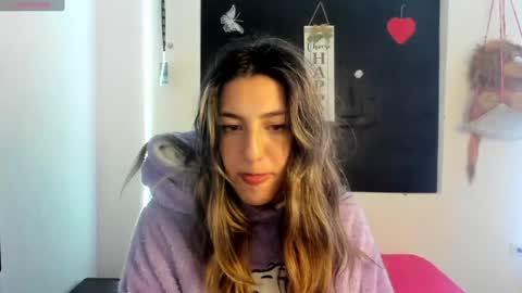Snapshot of queen_natttyy chatting on 01-14-25, 06:24 queen_natttyy online show from 01-14-25, 06:24
