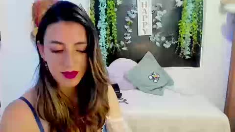 Snapshot of queen_natttyy chatting on 09-08-25, 03:11 queen_natttyy online show from 09-08-25, 03:11