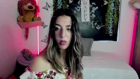 Snapshot of queen_natttyy chatting on 09-24-25, 02:31 queen_natttyy online show from 09-24-25, 02:31