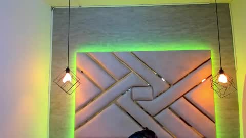 Snapshot of queen_perla_ chatting on 12-17-24, 12:00 online show from 12-17-24, 12:00