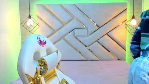Snapshot of queen_perla_ chatting on 12-17-24, 03:17 online show from 12-17-24, 03:17