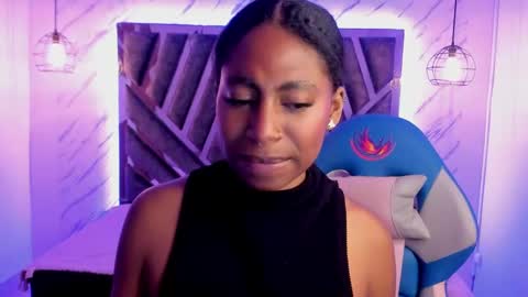 Snapshot of queen_perla_ chatting on 12-18-24, 08:36 online show from 12-18-24, 08:36